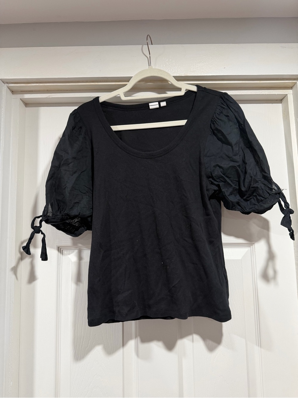 GAP Black Puff Sleeve Tie Tee